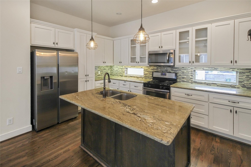 2431 Charleston Street - Photo 4