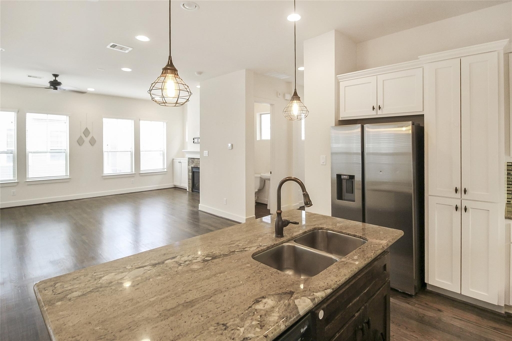 2431 Charleston Street - Photo 5
