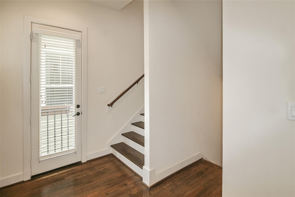 2431 Charleston Street - Photo 7