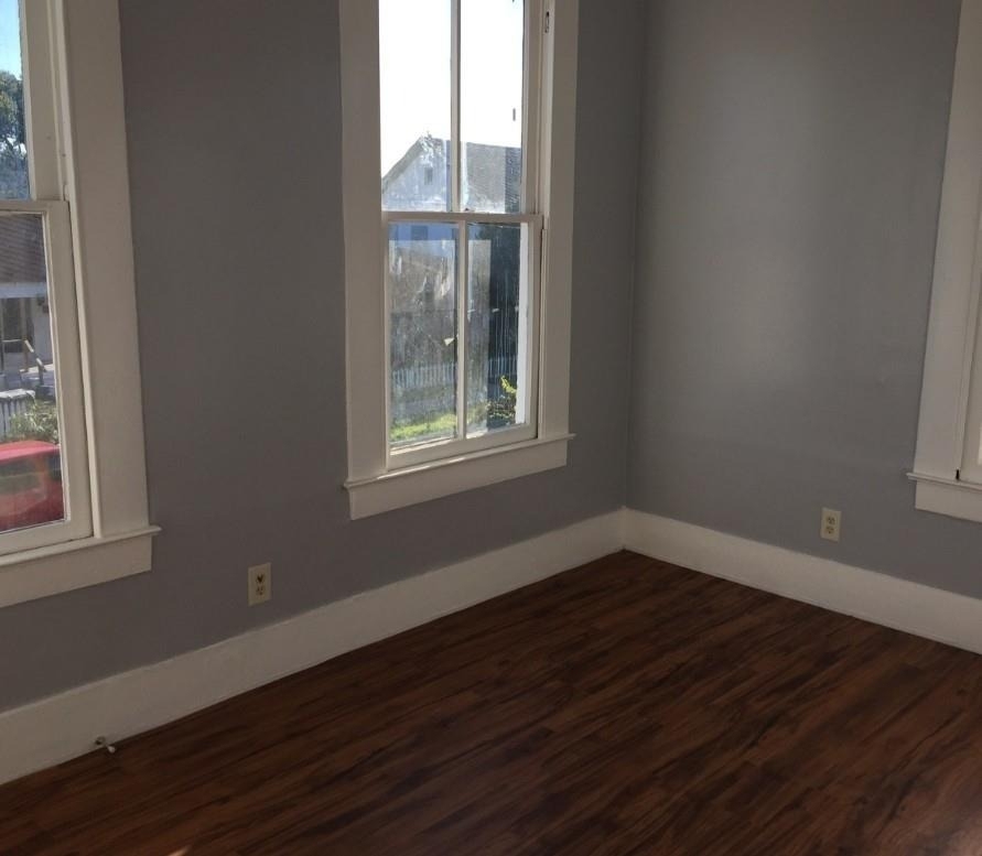 2806 Avenue M 1/2 - Photo 2