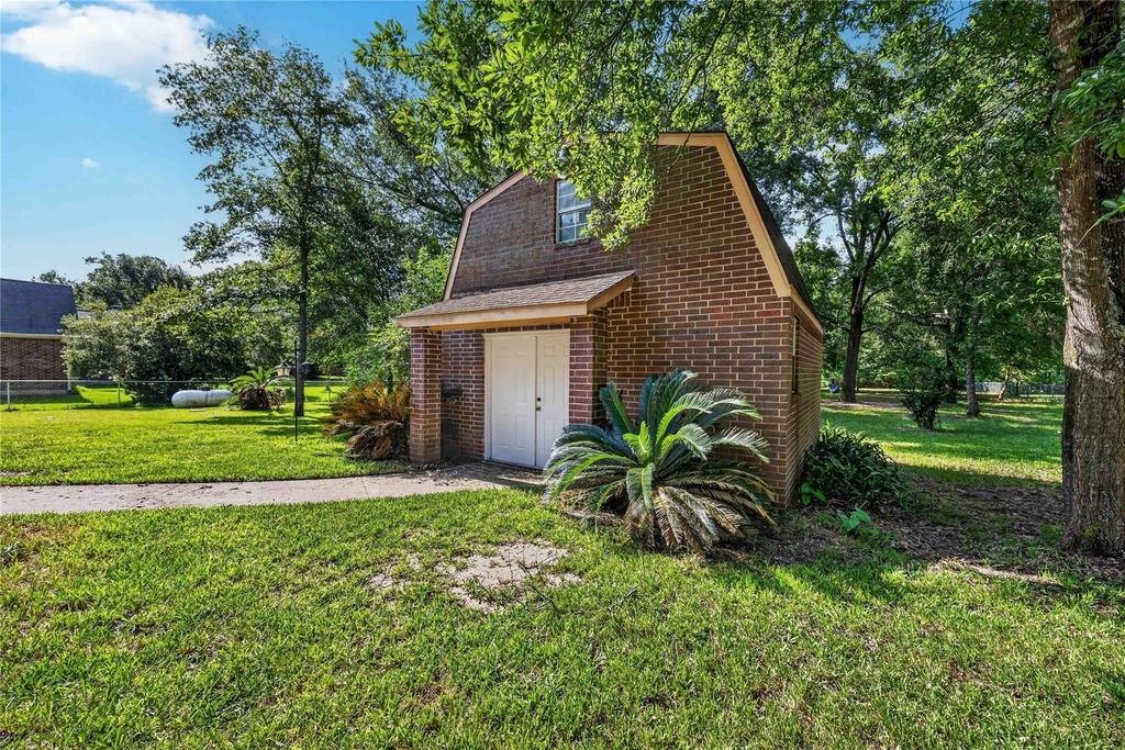 22962 Volga Drive - Photo 27