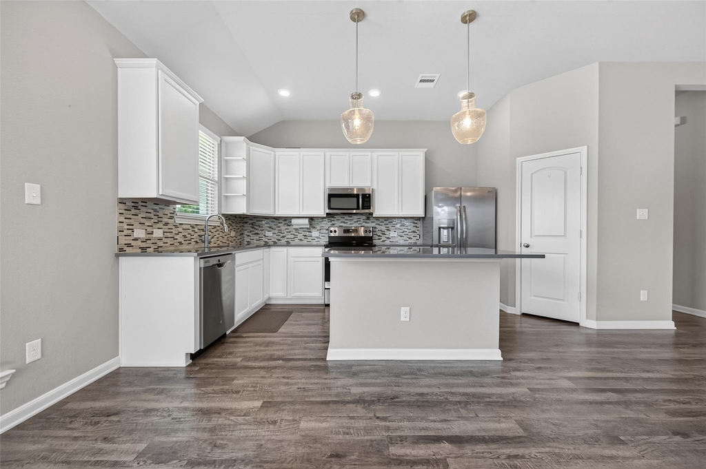305 Brocks Court - Photo 11