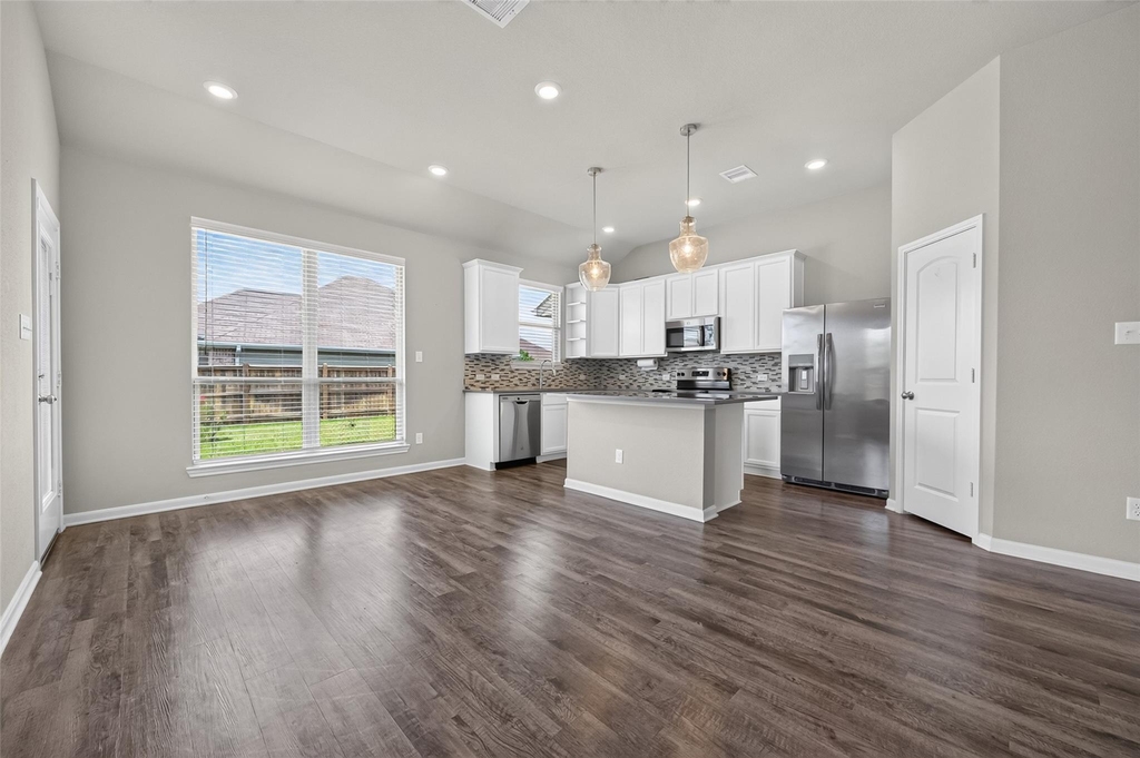305 Brocks Court - Photo 9