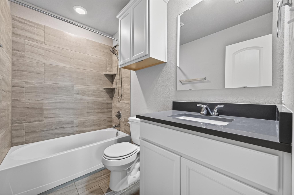 305 Brocks Court - Photo 19
