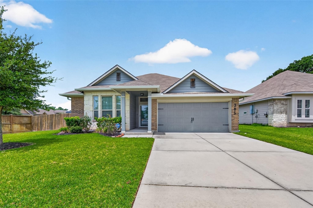 305 Brocks Court - Photo 1