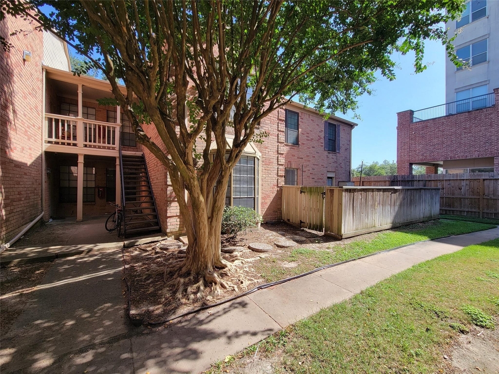 2255 Braeswood Park - Photo 1