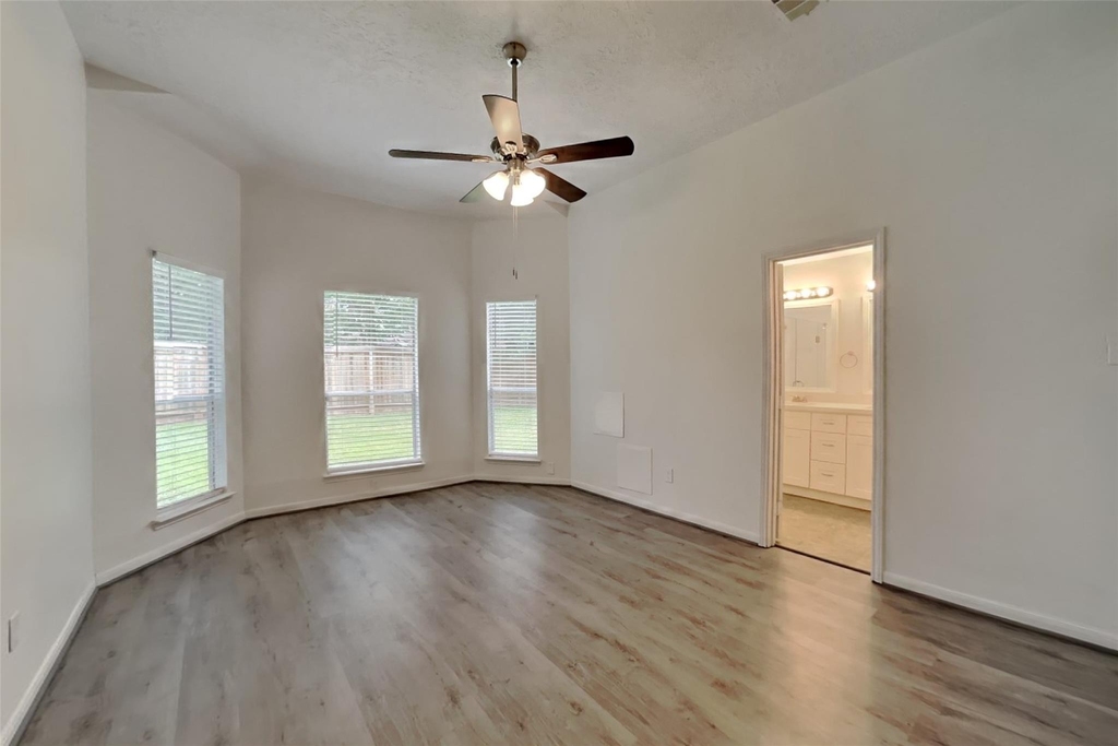 1915 Creston Drive - Photo 7