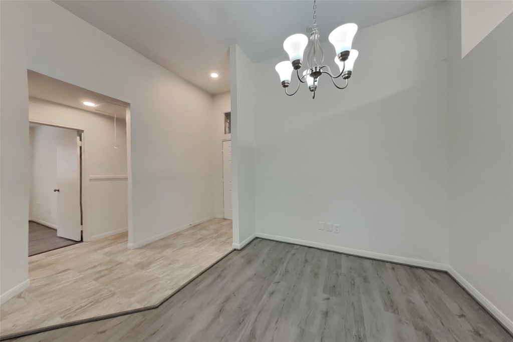 1915 Creston Drive - Photo 6