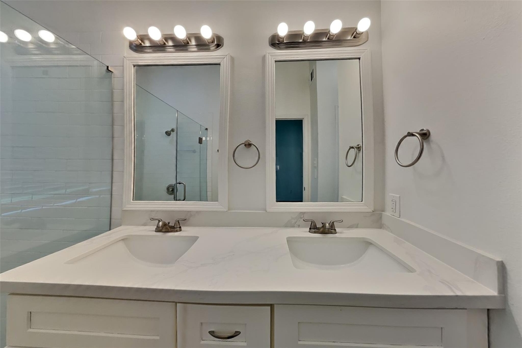 1915 Creston Drive - Photo 10