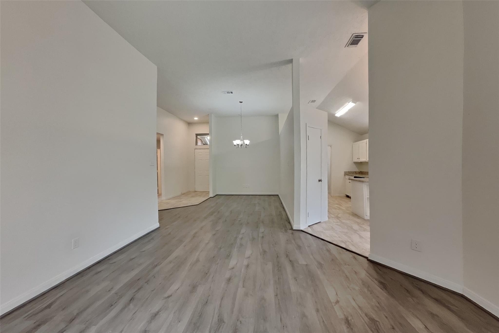 1915 Creston Drive - Photo 2