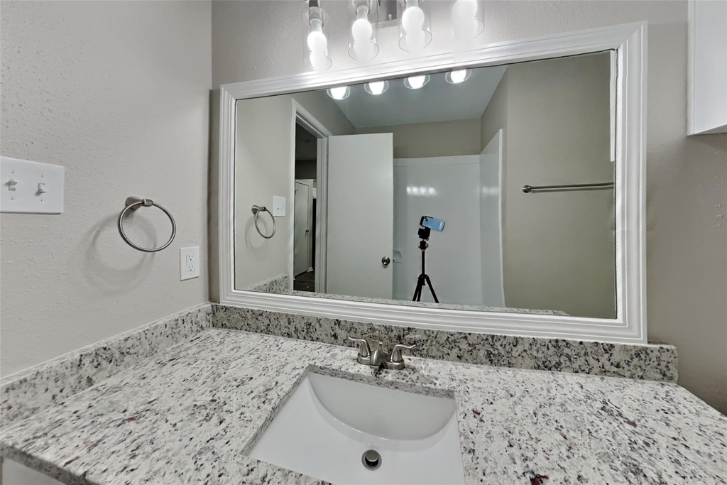 2222 Friarwood Trail - Photo 15