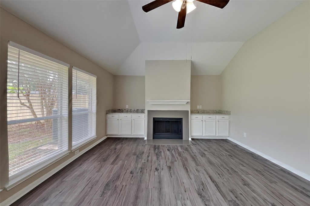 2222 Friarwood Trail - Photo 4