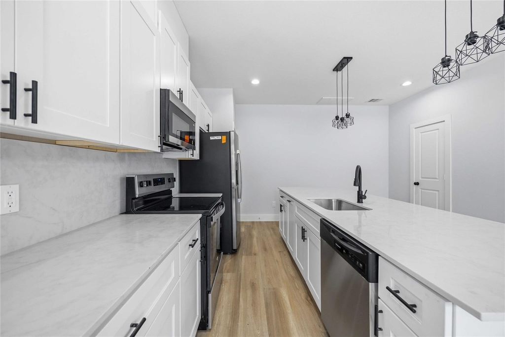 4138 Larkspur Street - Photo 2