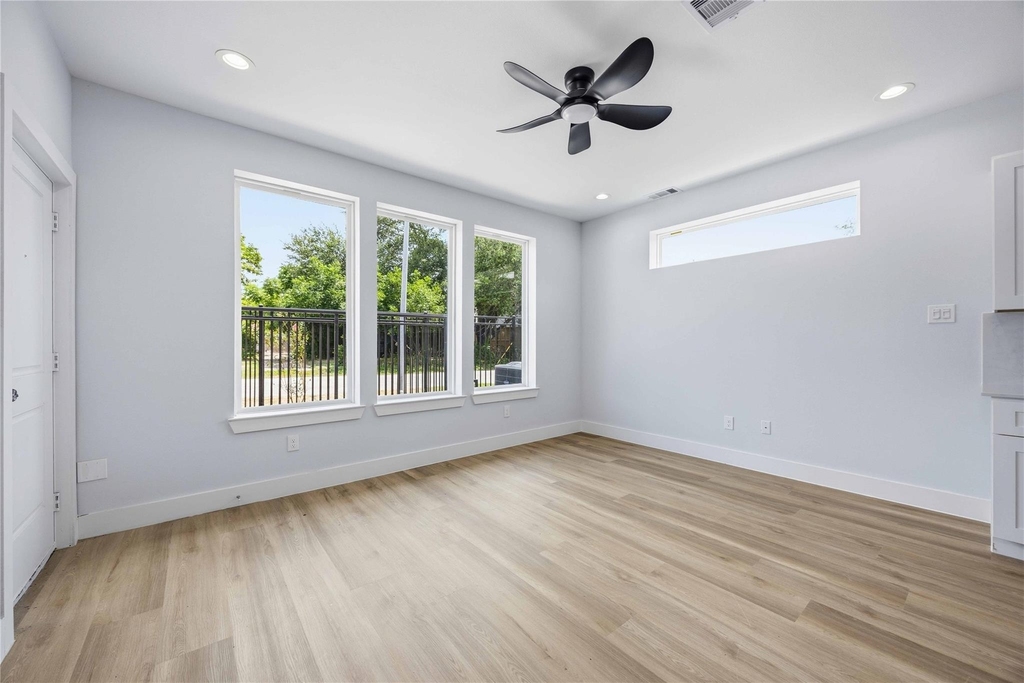 4138 Larkspur Street - Photo 6