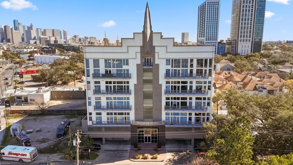 3311 Yupon Street - Photo 0