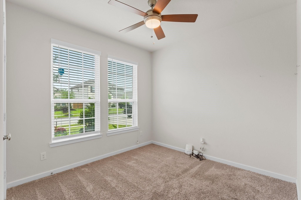 3850 Chapman Bluff Drive - Photo 2
