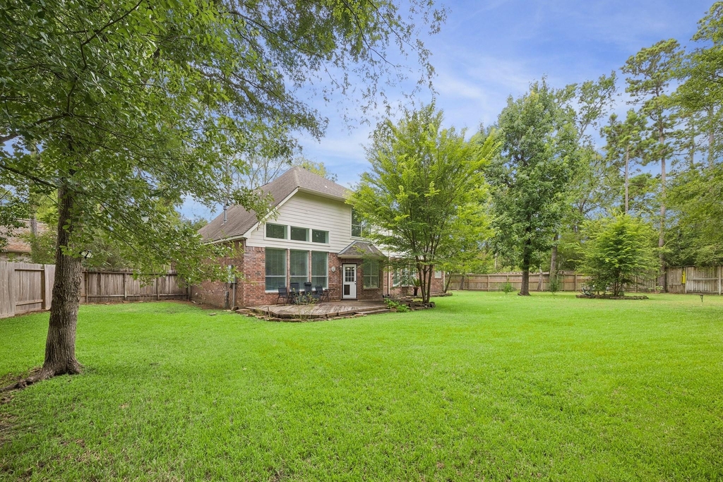 14 Guinevere Place - Photo 2