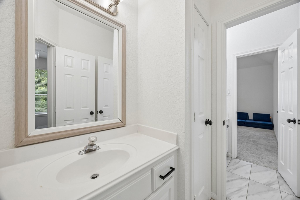 14 Guinevere Place - Photo 24