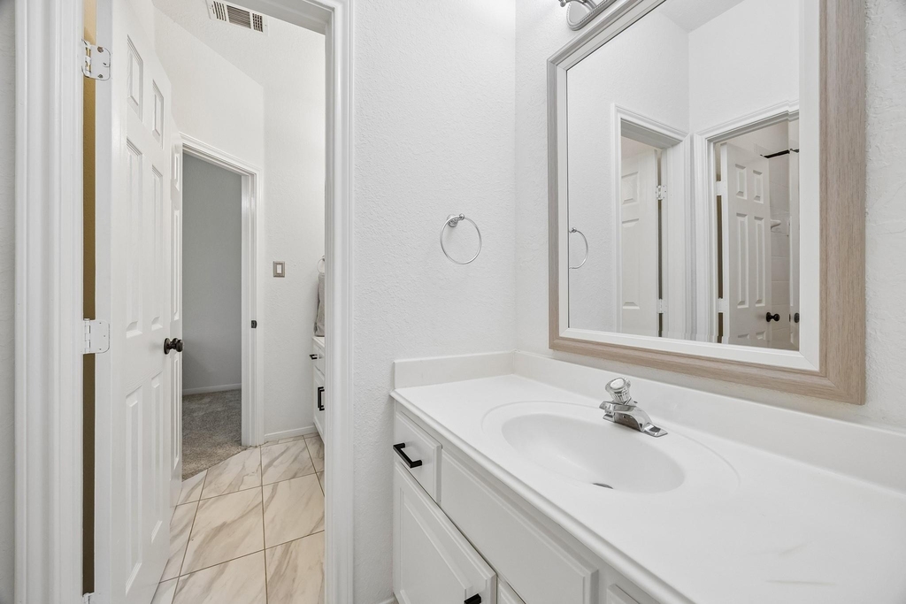 14 Guinevere Place - Photo 27
