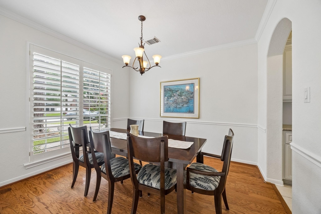 14 Guinevere Place - Photo 5