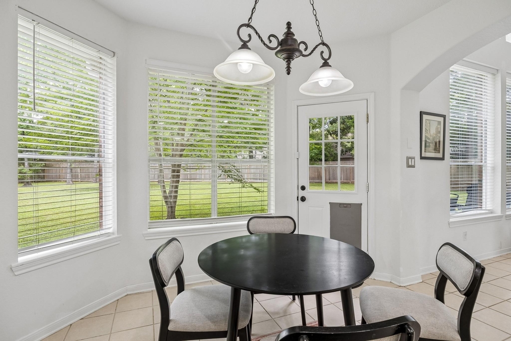 14 Guinevere Place - Photo 12