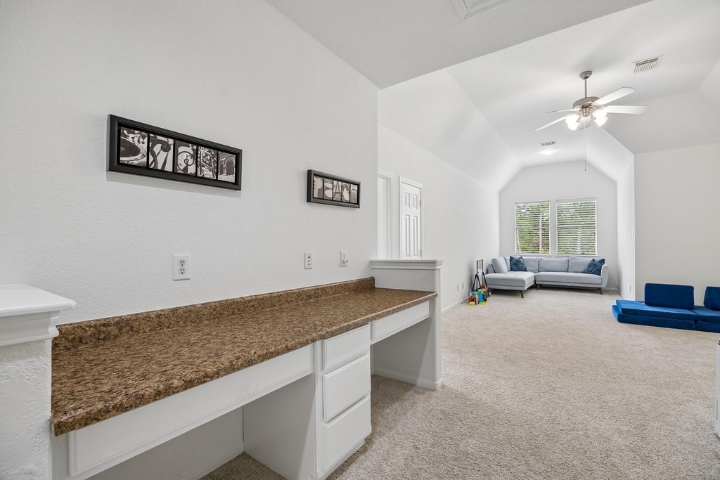 14 Guinevere Place - Photo 19