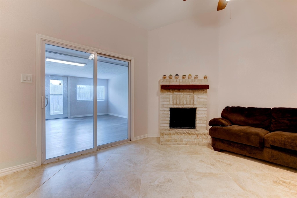 10703 Highland Woods Drive - Photo 16