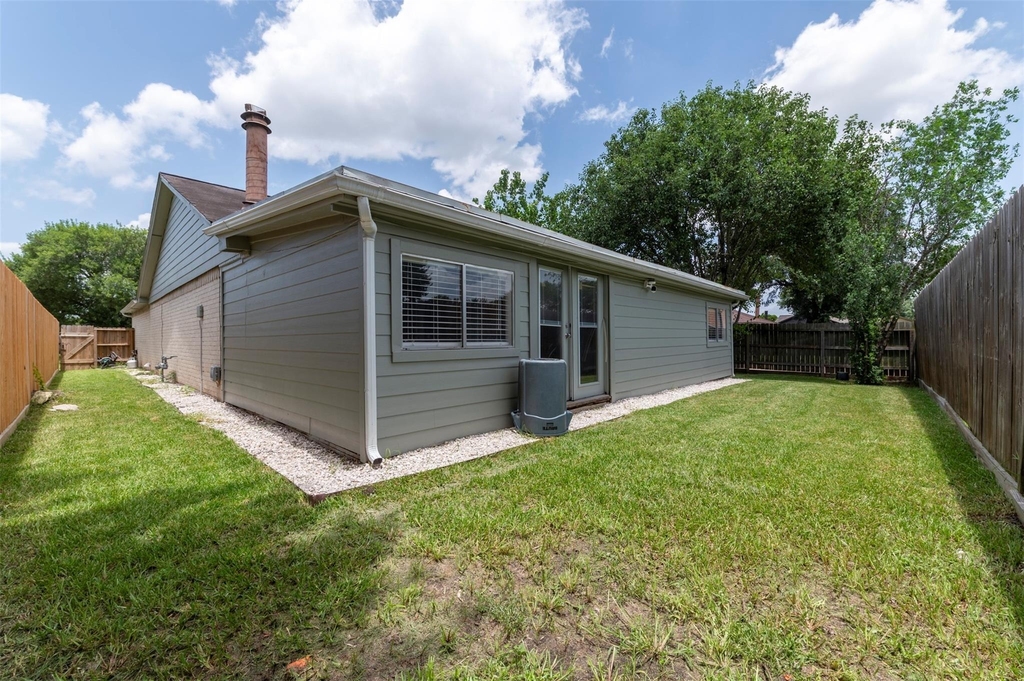 10703 Highland Woods Drive - Photo 30