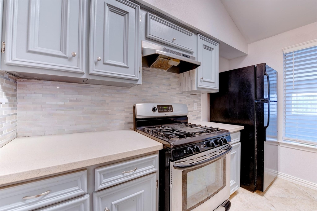 10703 Highland Woods Drive - Photo 25