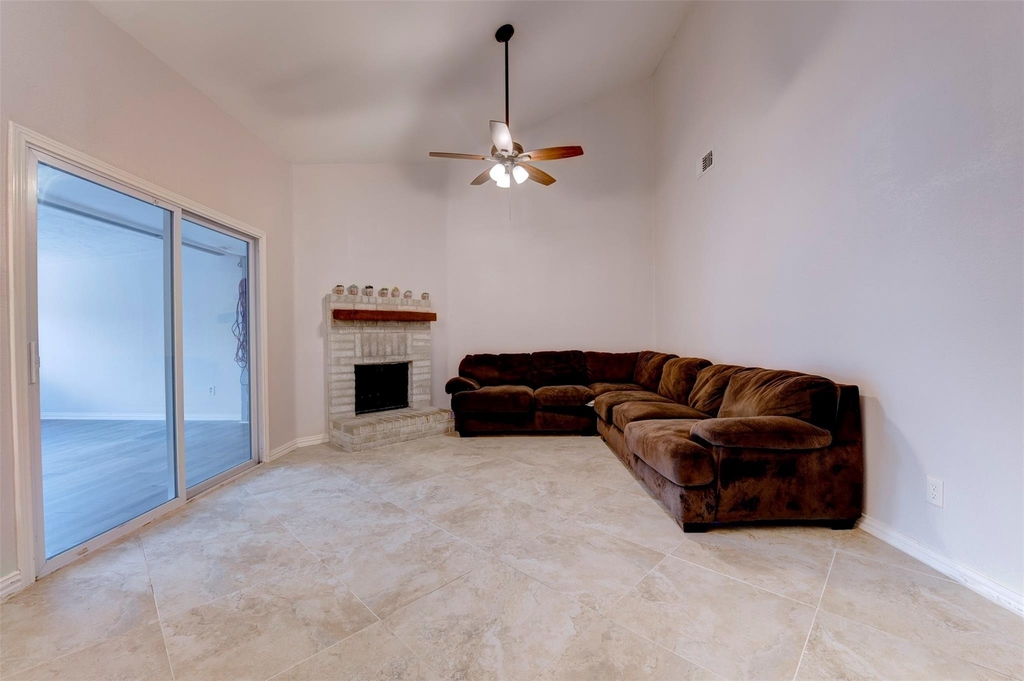 10703 Highland Woods Drive - Photo 15