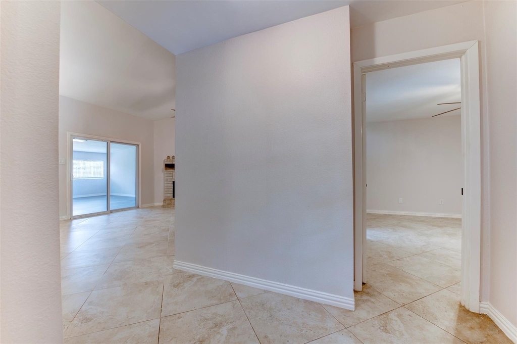 10703 Highland Woods Drive - Photo 3