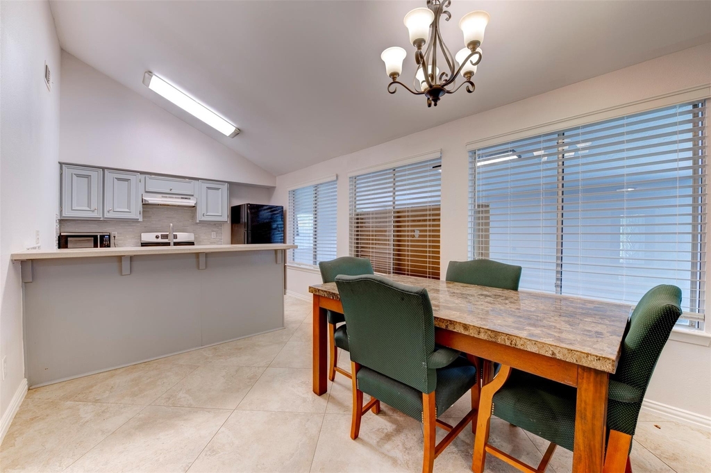 10703 Highland Woods Drive - Photo 19