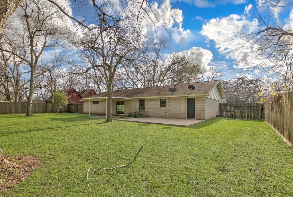 416 Southern Oaks Drive - Photo 16