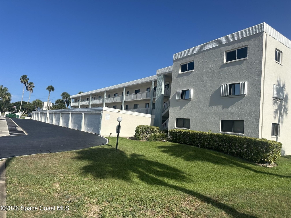 1595 N Atlantic Avenue - Photo 0