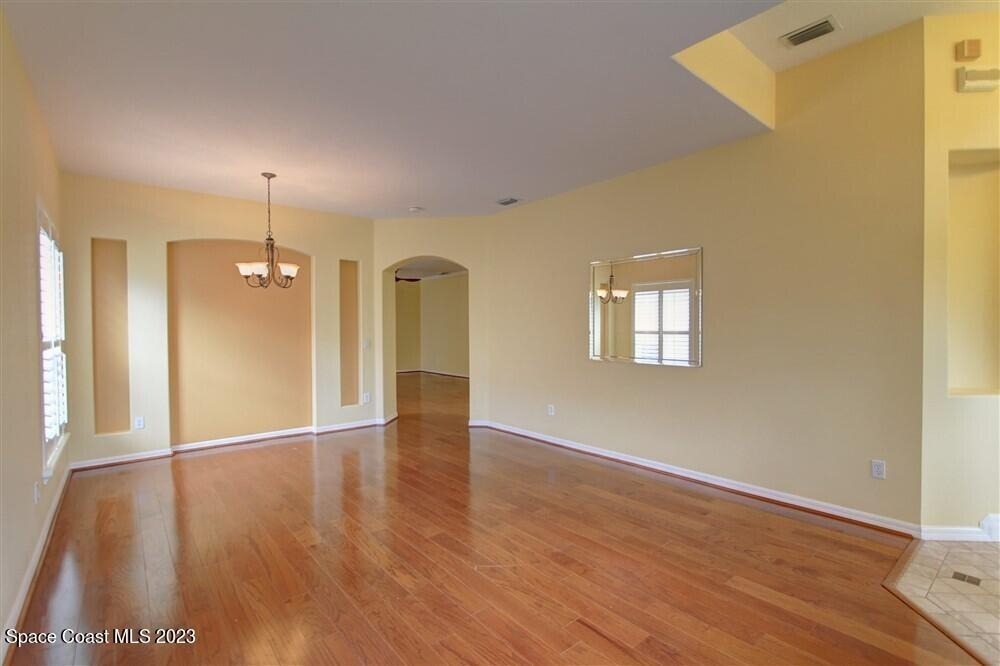 1648 Kestrel Court - Photo 3