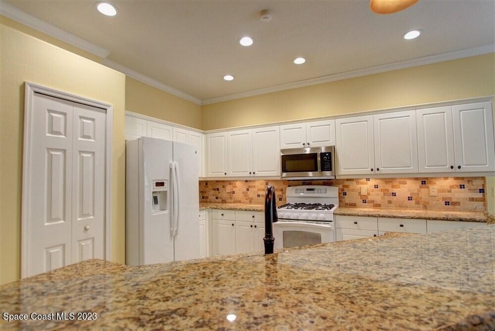 1648 Kestrel Court - Photo 6