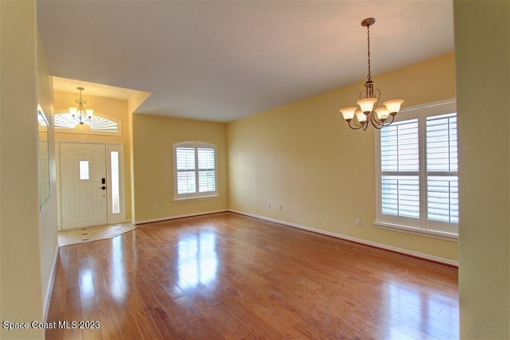 1648 Kestrel Court - Photo 4