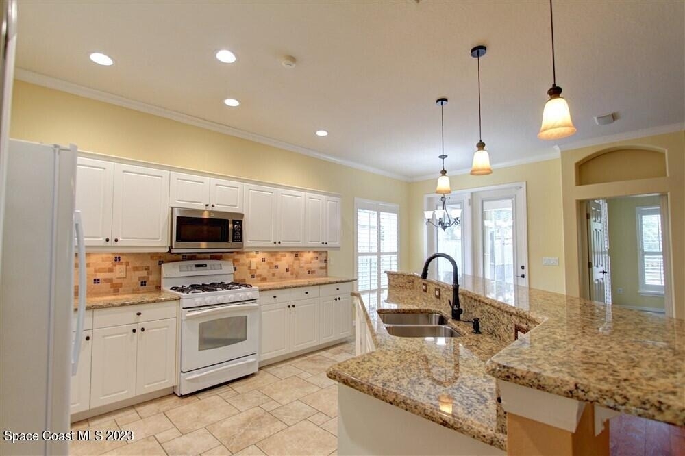 1648 Kestrel Court - Photo 7