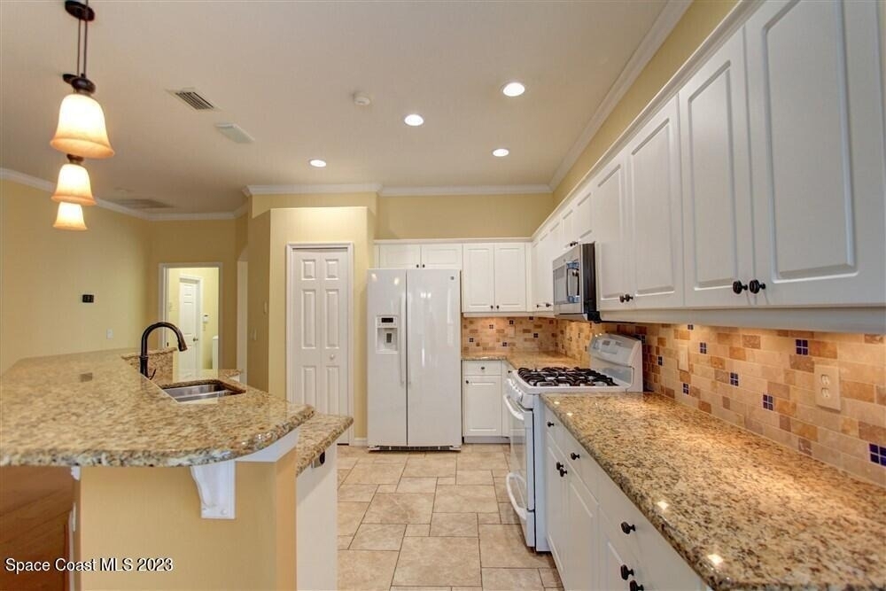 1648 Kestrel Court - Photo 9