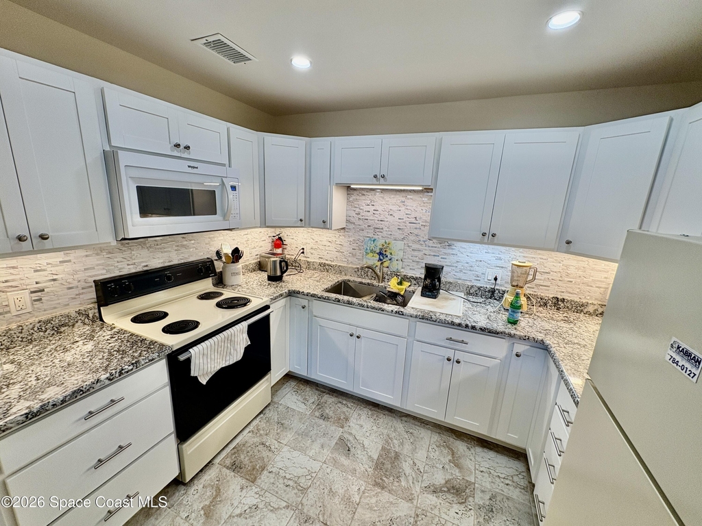 140 Aquarius Way - Photo 3