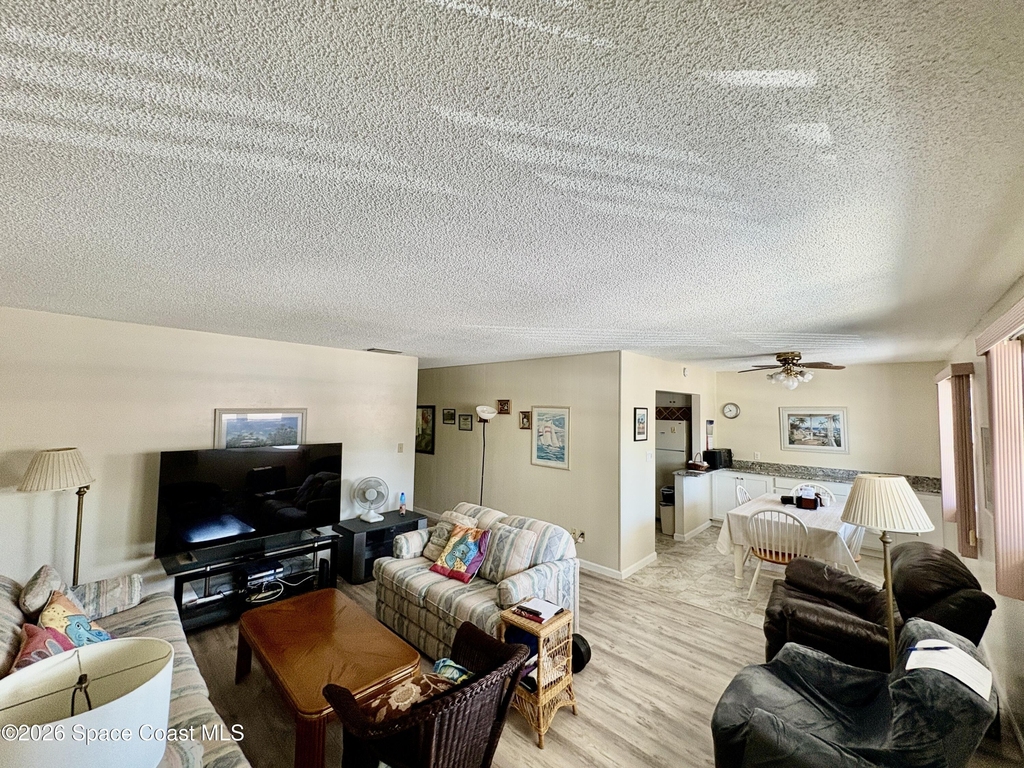 140 Aquarius Way - Photo 4