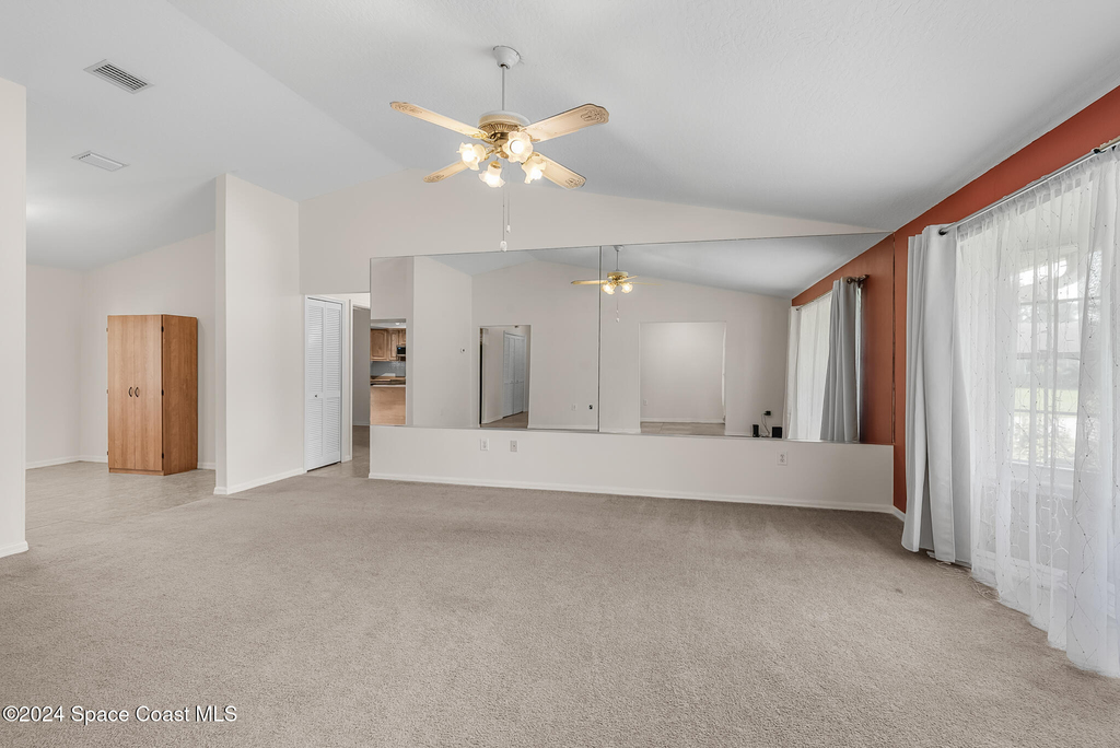 1005 Crazyhorse Avenue Nw - Photo 3