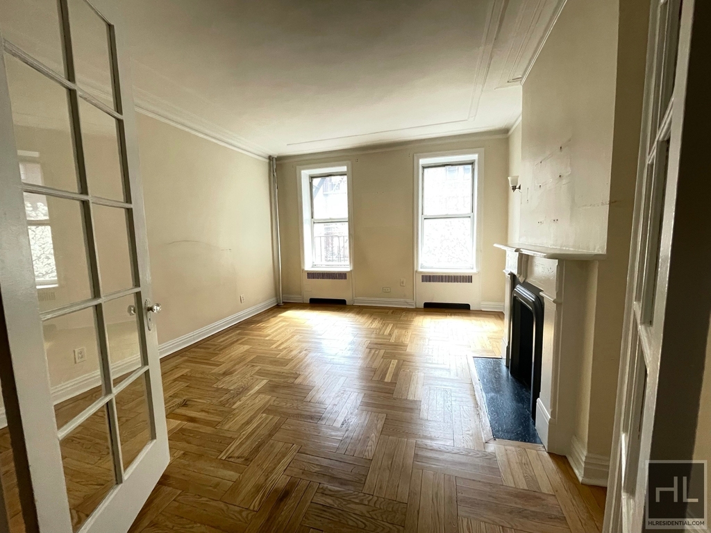 East 89 Street - Photo 0