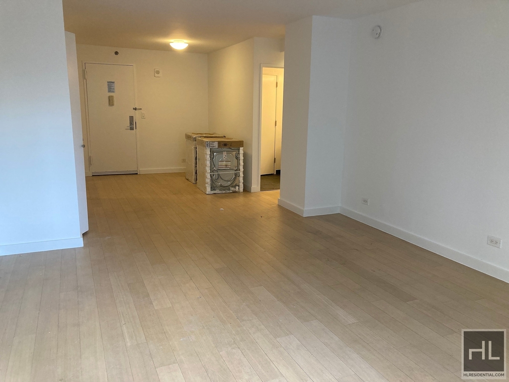 East 39th Street - Photo 1