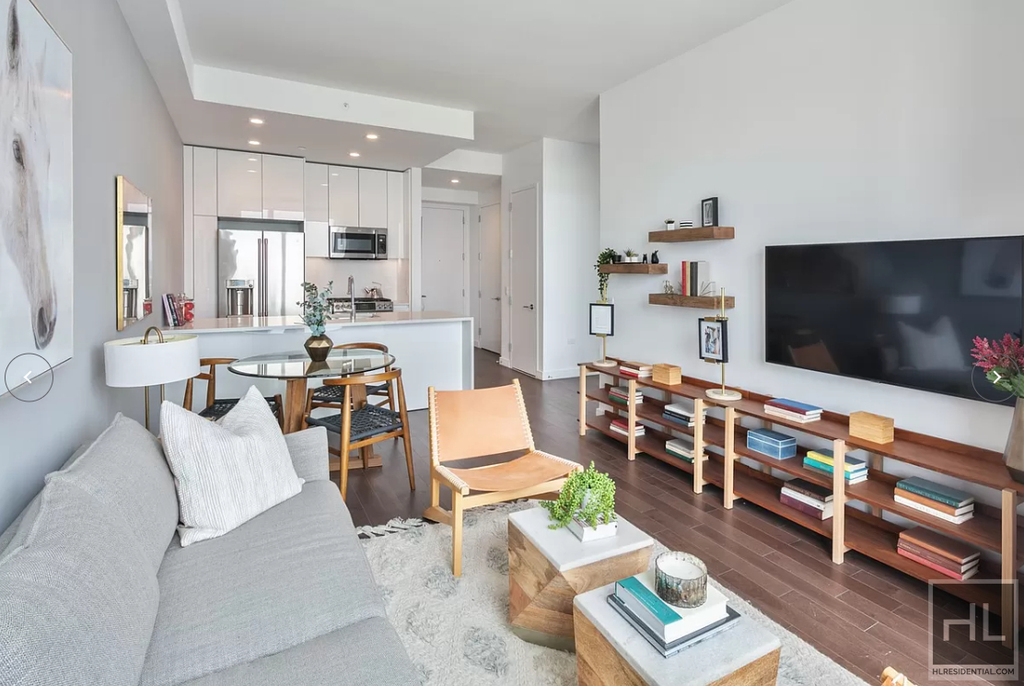 West 36th Street - Photo 1