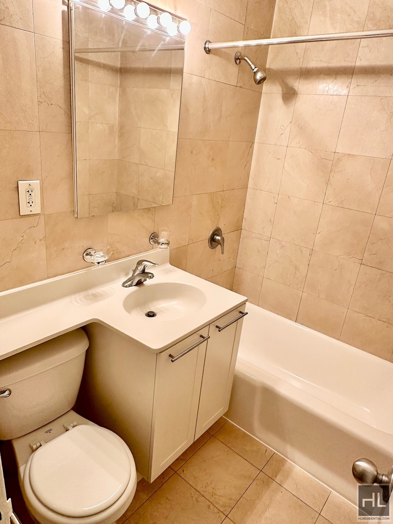 East 49 Street - Photo 3