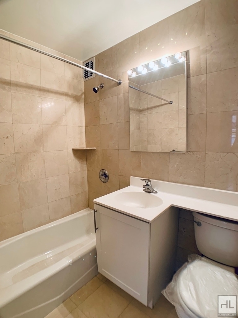 East 49 Street - Photo 4