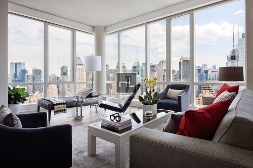 West 42nd Street - Photo 1