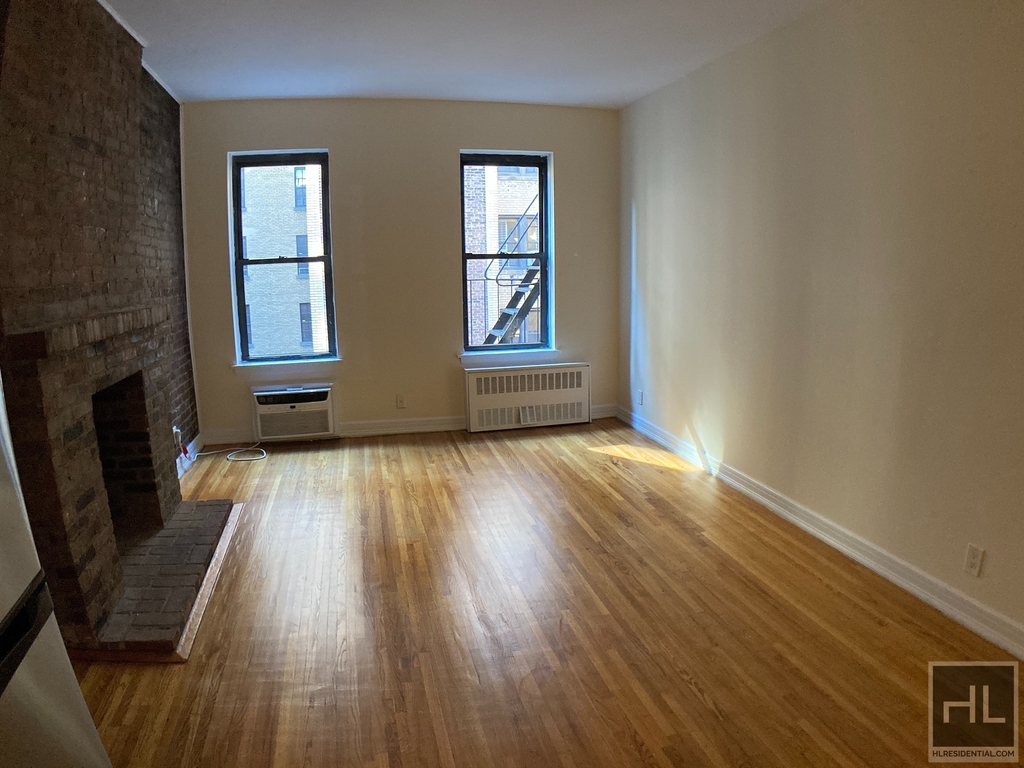 East 84 Street - Photo 0