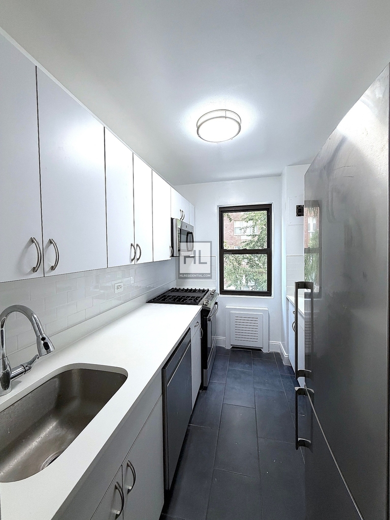 Beekman Place - Photo 1